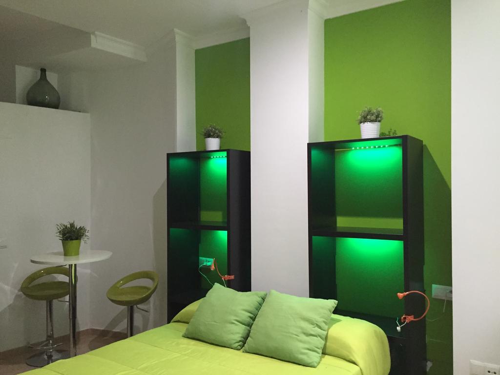 Apartamentos Gold Málaga Szoba fotó