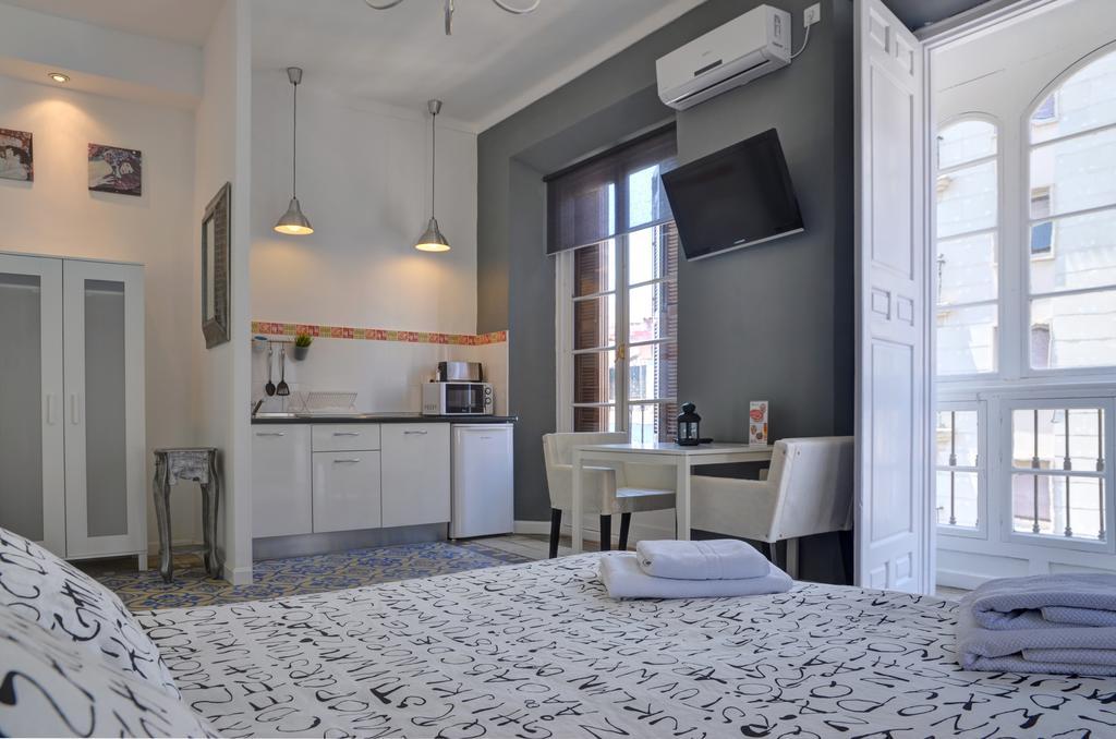 Apartamentos Gold Málaga Szoba fotó