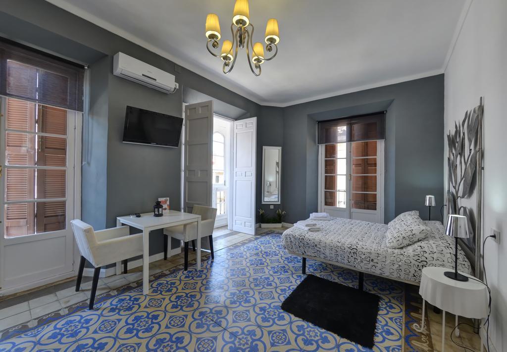 Apartamentos Gold Málaga Szoba fotó