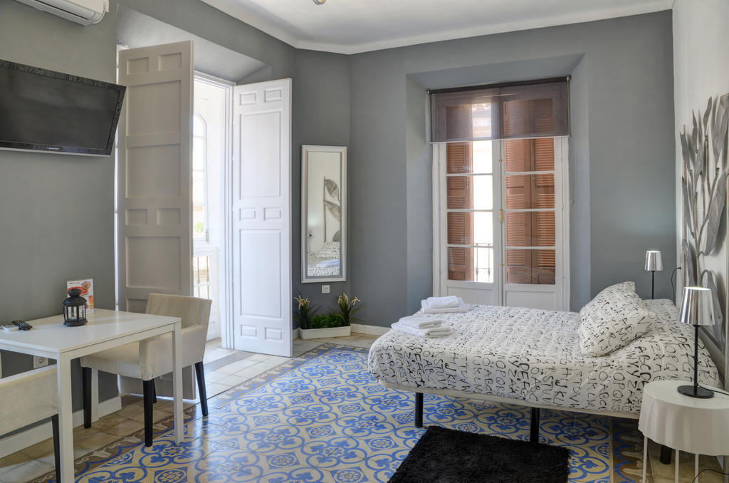 Apartamentos Gold Málaga Szoba fotó